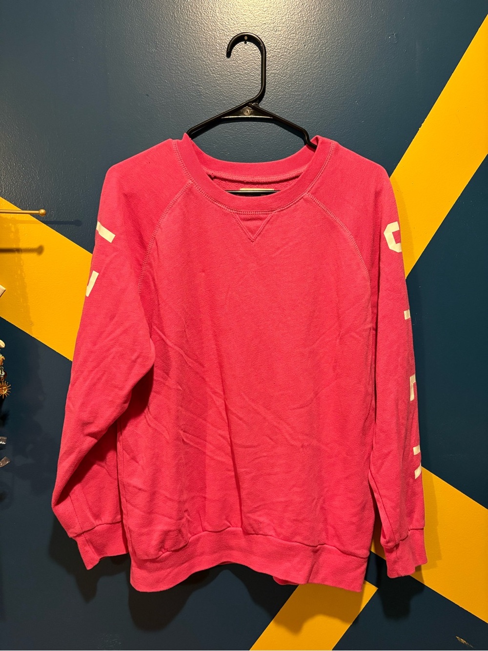 Hollister Berry Pink Crewneck Graphic Sweatshirt EUC